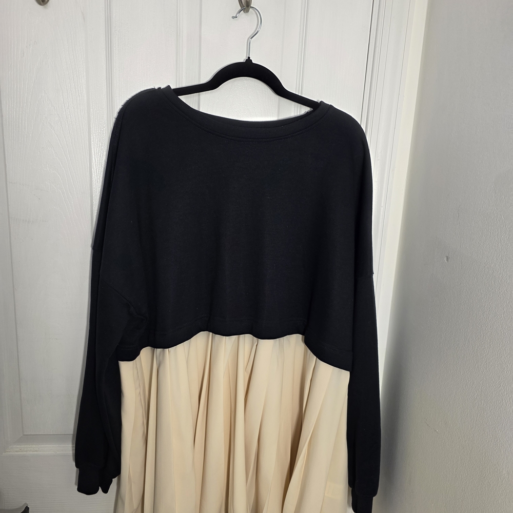 Docurity Black and Cream Two-Tone Sweatshirt Skater Dress Large PTP 27" - Picture 3 of 6